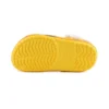 Μικρά κίτρινα σανδάλια παραλίας Crocs